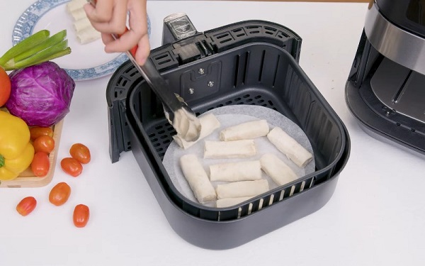 Cách chiên chả giò bằng nồi chiên không dầu